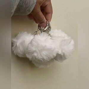 White Pom keychains 5